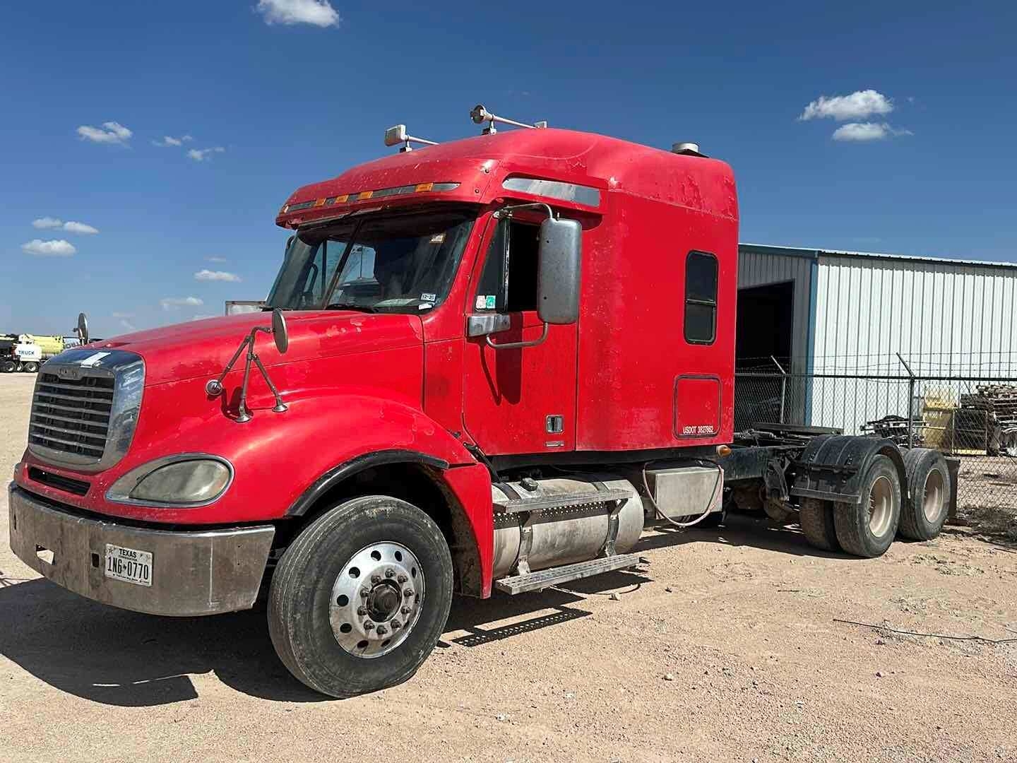2008 FREIGHTLINER COLUMBIA (A53843)