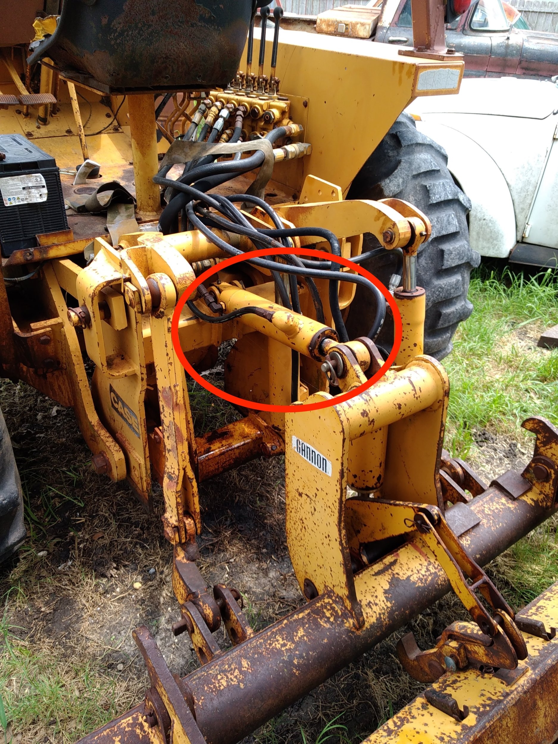 Case480Cylinder.jpg