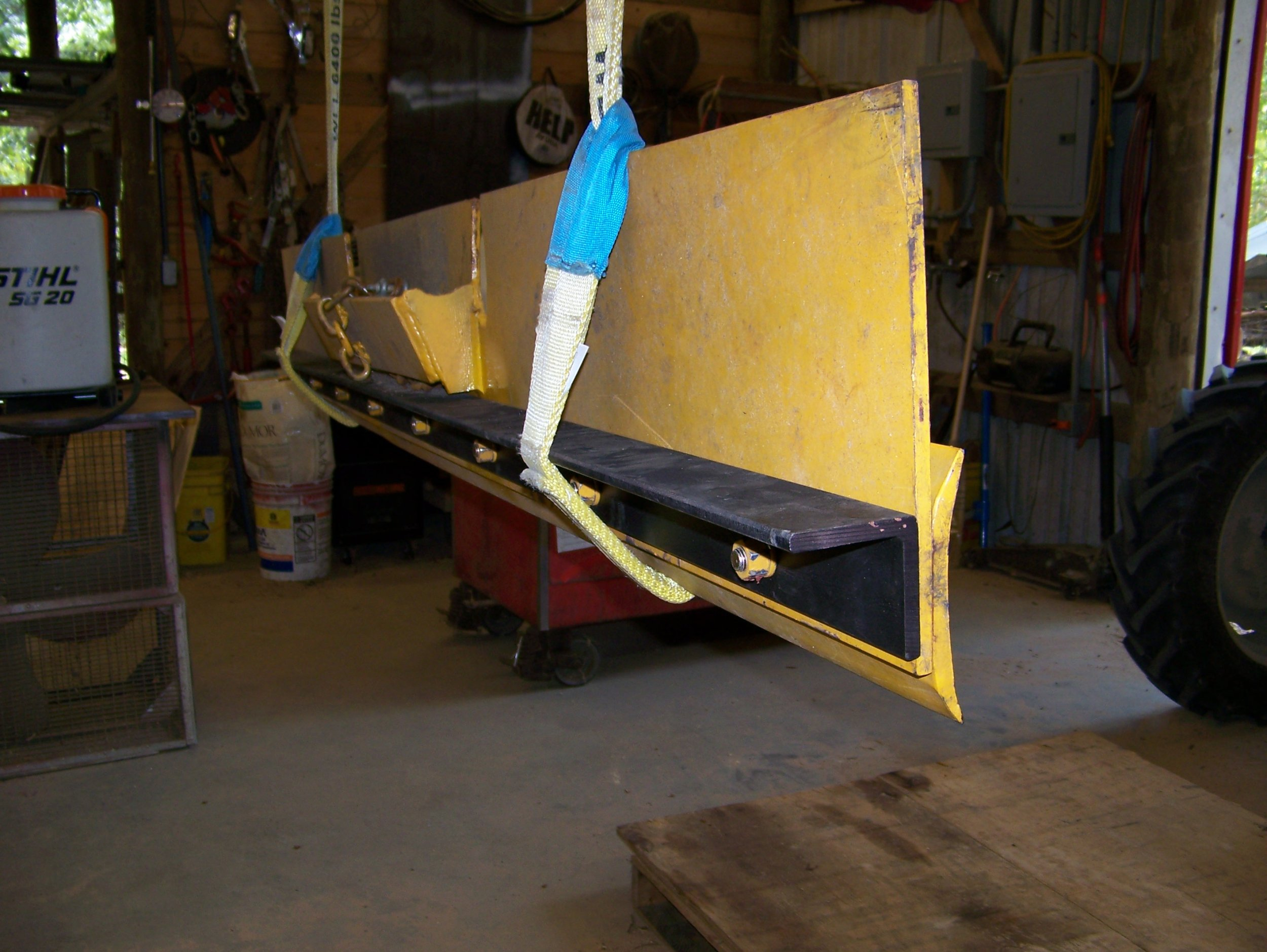 CAT 8 Foot Grader Blade Angle Reinforcement End View.jpg