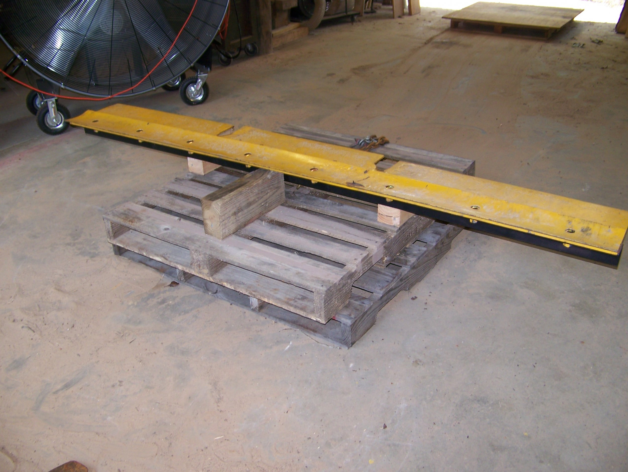 CAT 8 Foot Grader Blade Support Pallet.jpg