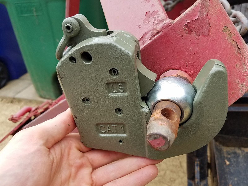 cat_1_quick_hook_and_ball_on_pin.jpg
