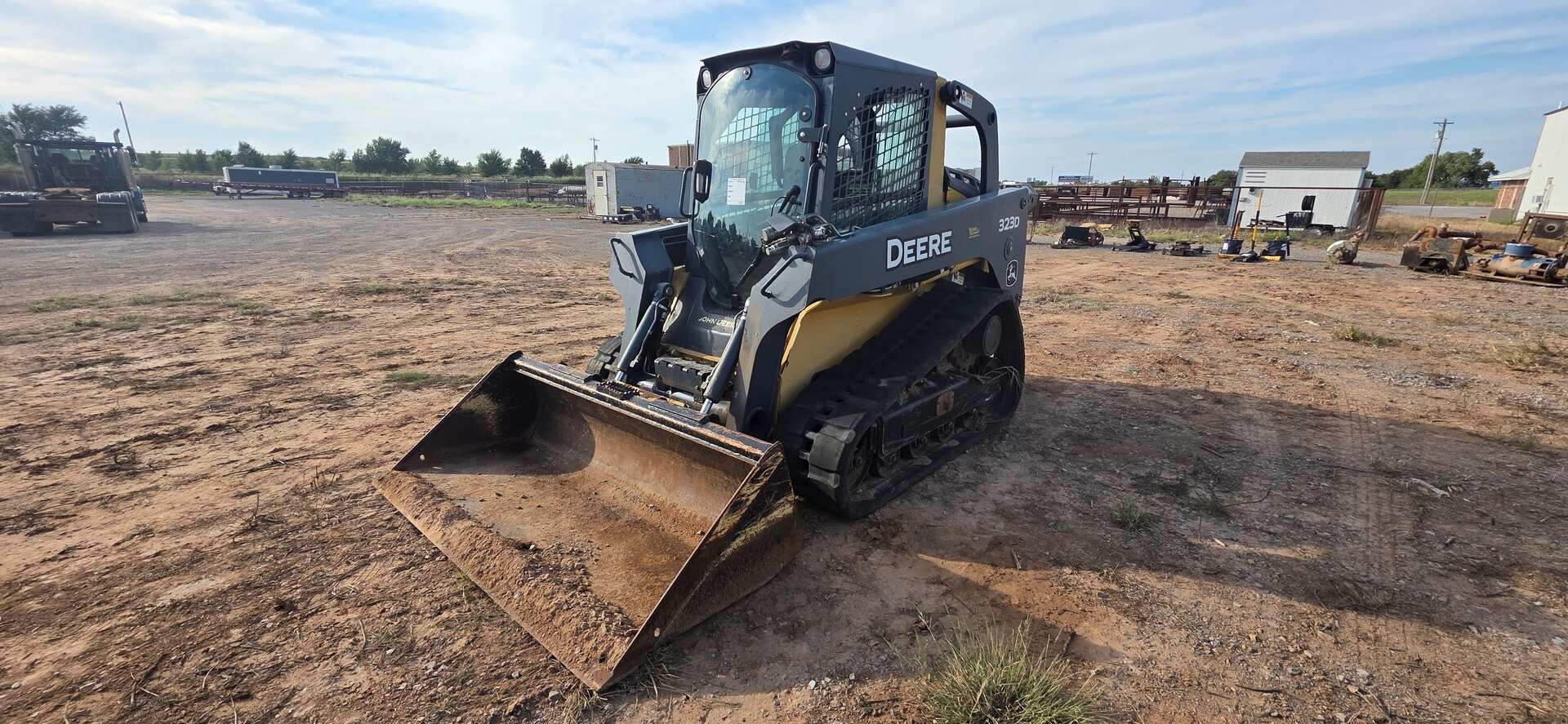 2011 JOHN DEERE 323D SKID STEER (A53843)
