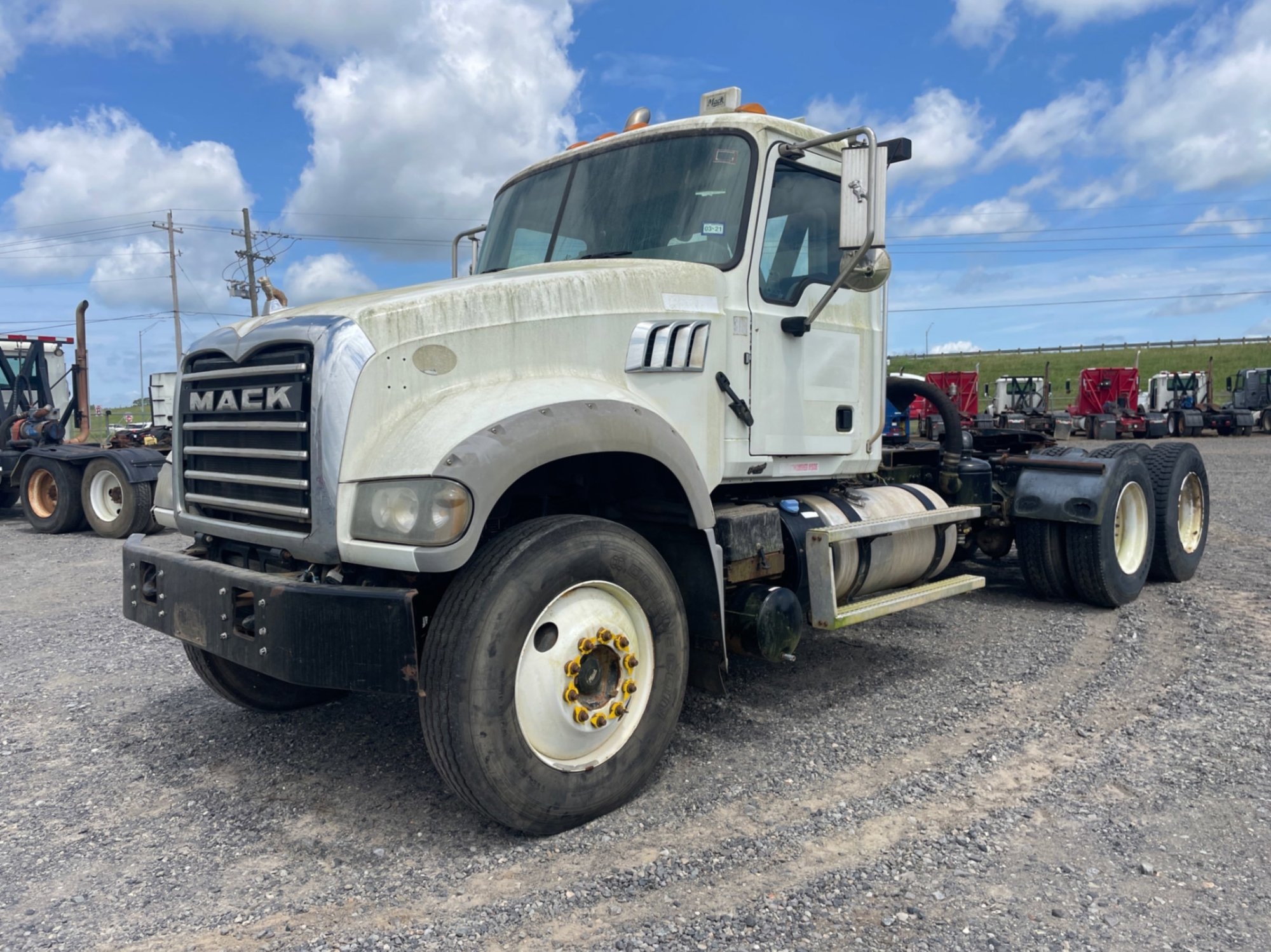 2015 MACK GU713 DAYCAB (INOPERABLE) (A50854)