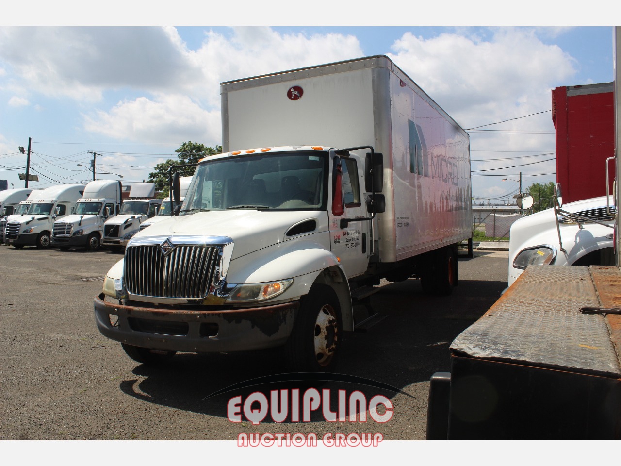 2005 INTERNATIONAL 4200 24FT BOX TRUCK (A59905)
