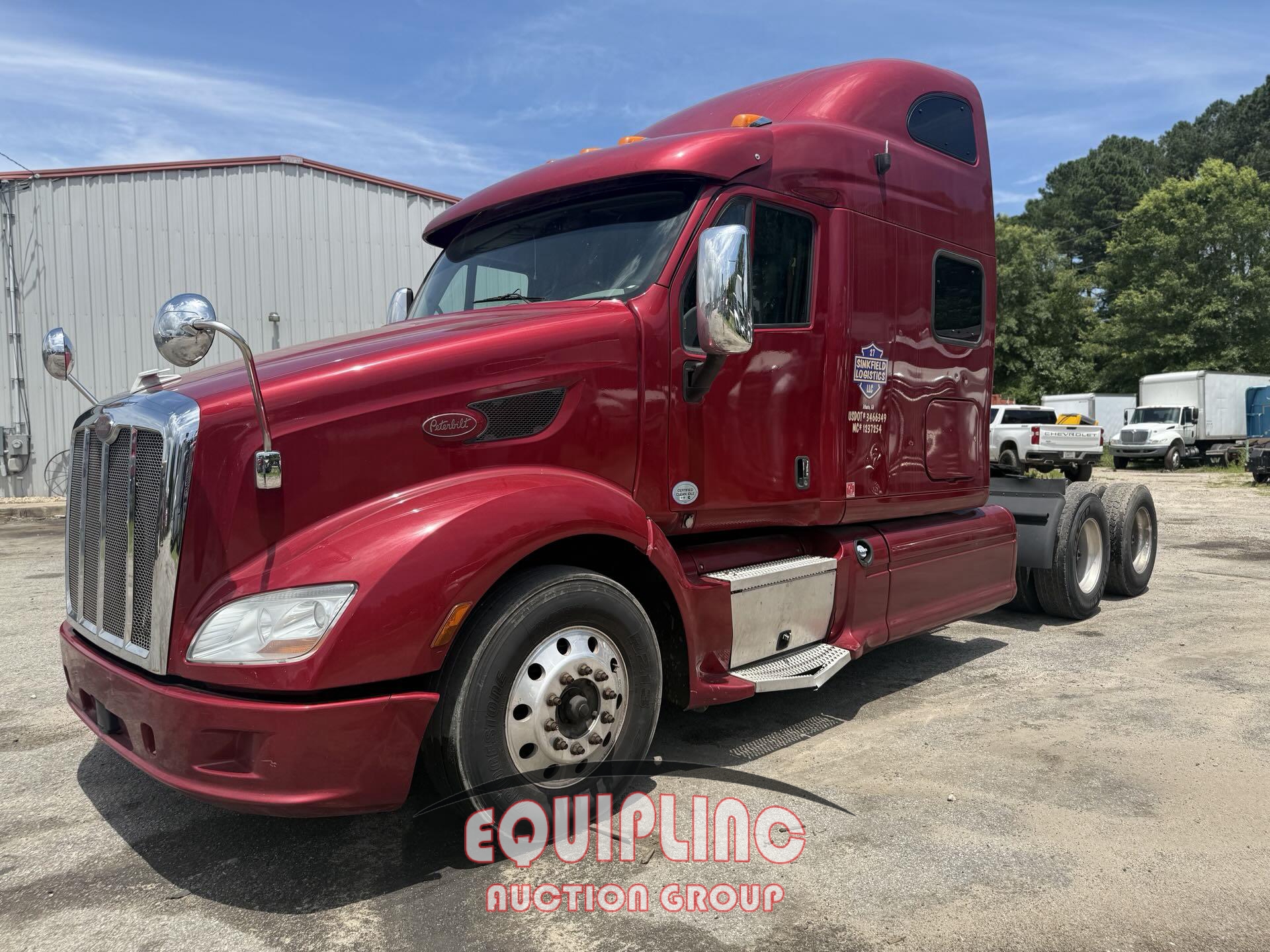 2017 PETERBILT 587 TANDEM AXLE SLEEPER TRUCK (A50046)
