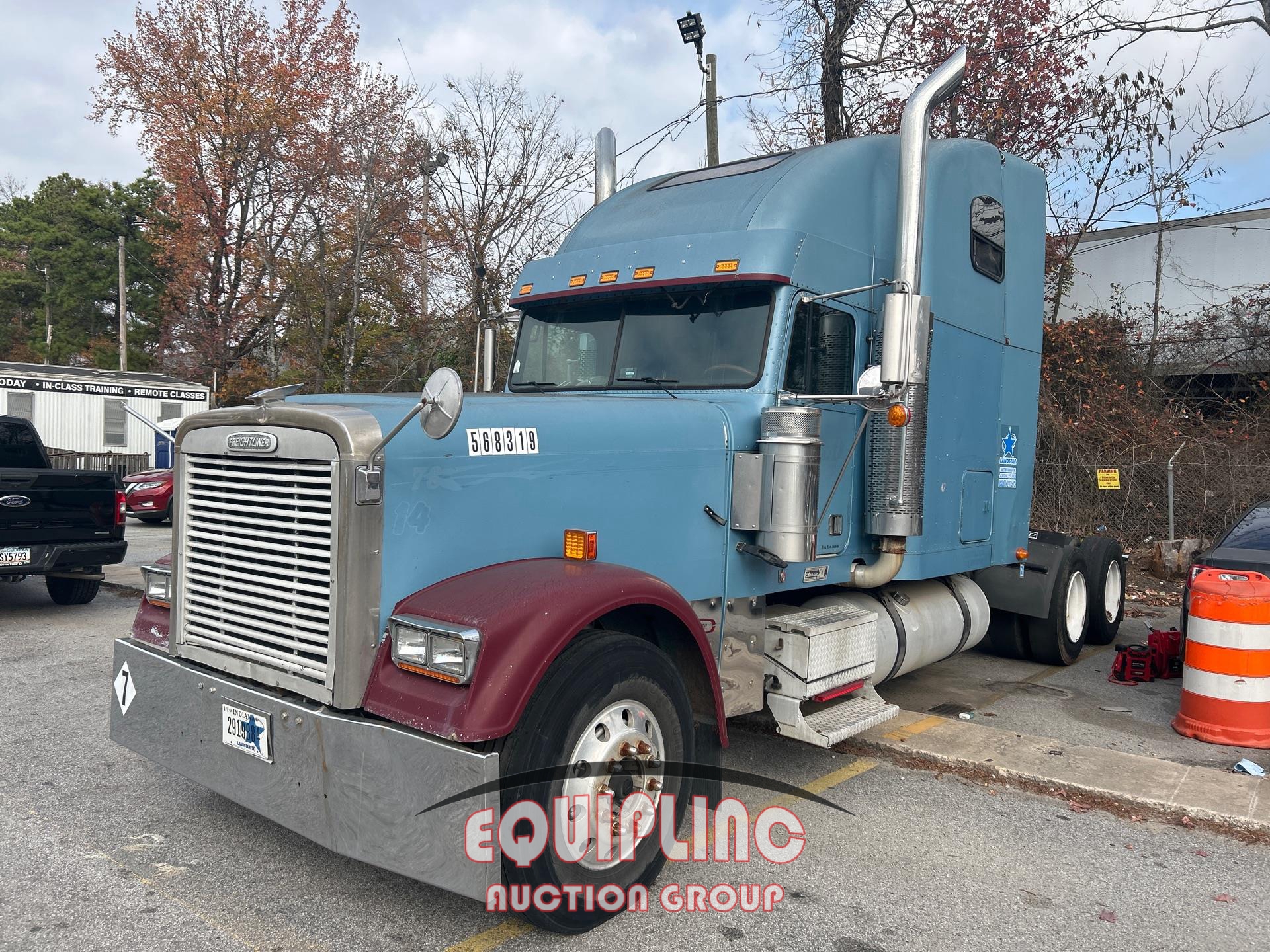 2002 FREIGHTLINER FLD 132 SLEEPER TRUCK (A58018)