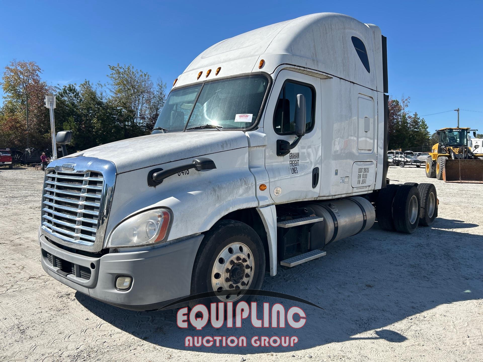2016 FREIGHTLINER CASCADIA TANDEM AXLE SLEEPER TRUCK (A58017)