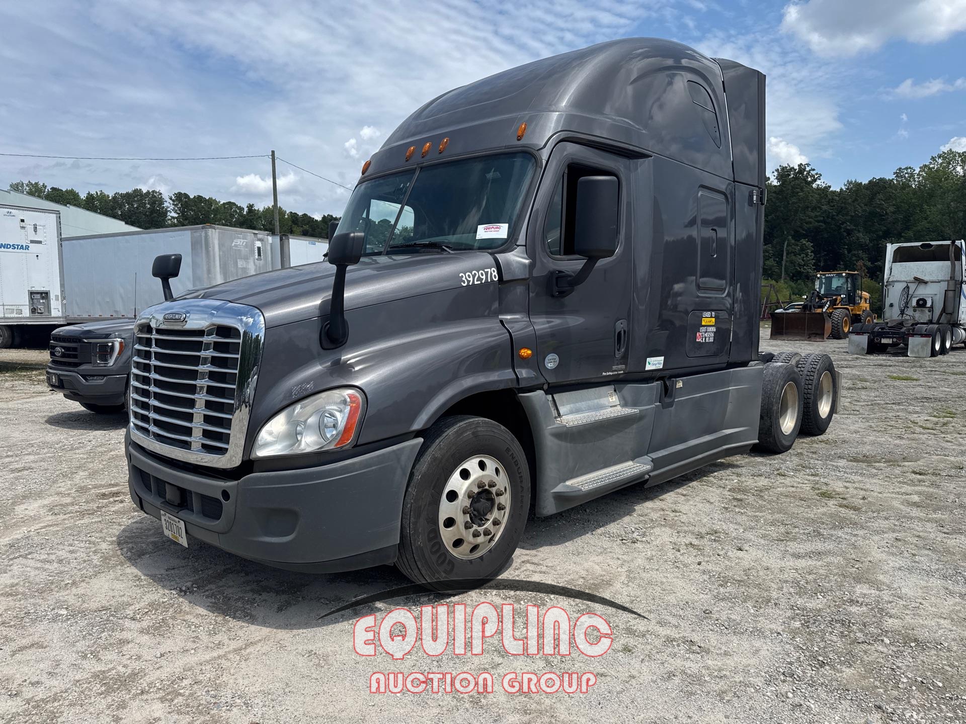 2017 FREIGHTLINER CASCADIA TANDEM AXLE SLEEPER TRUCK (A53426)
