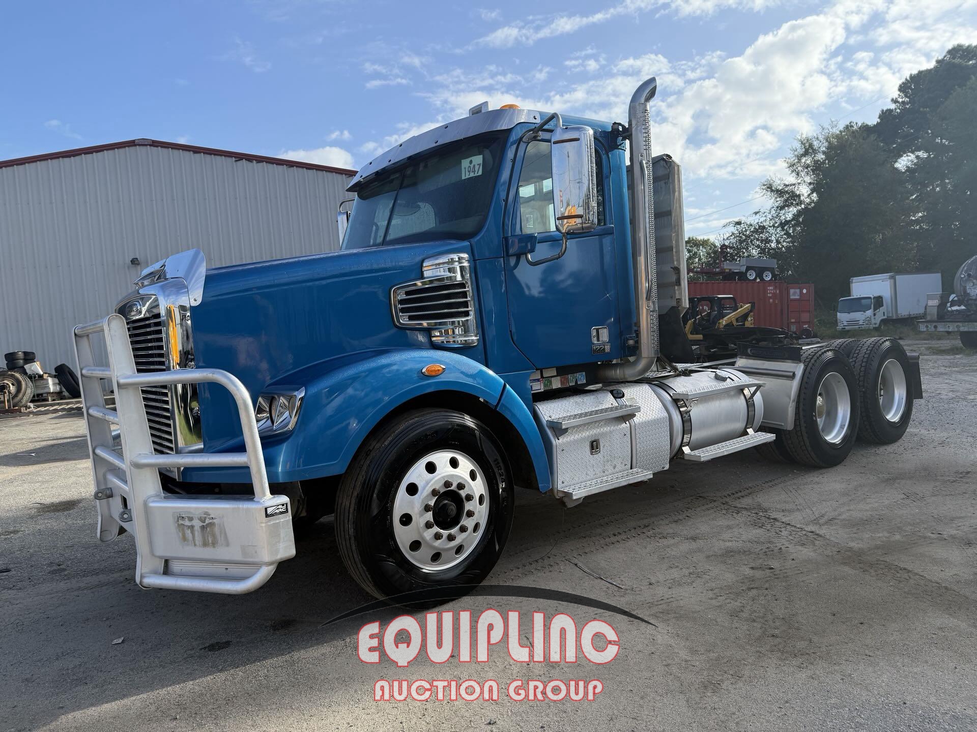 2018 FREIGHTLINER 122SD TANDEM AXLE DAY CAB (A56129)