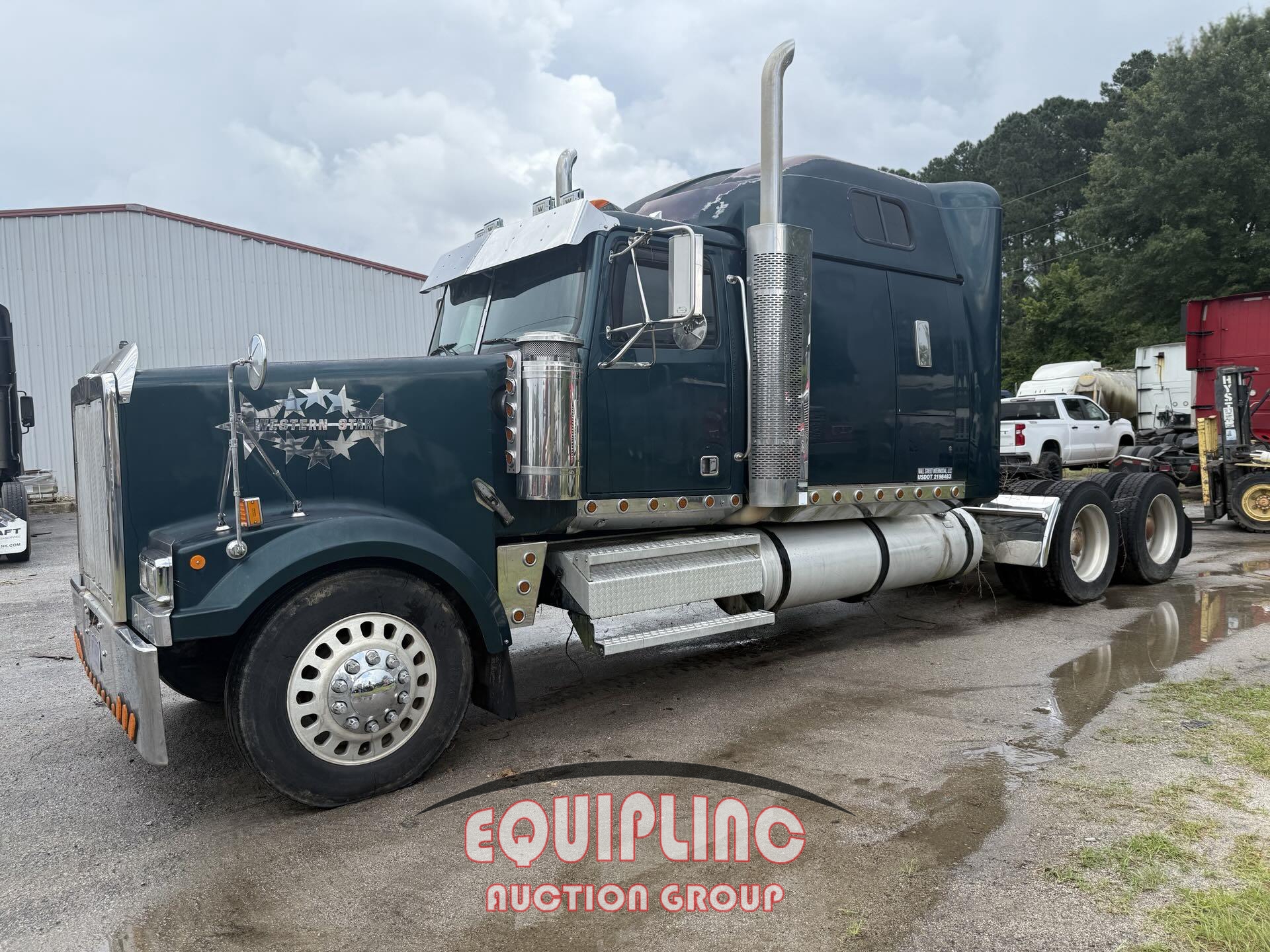 2002 WESTERN STAR 4900 EX TANDEM AXLE SLEEPER TRUCK (A52577)
