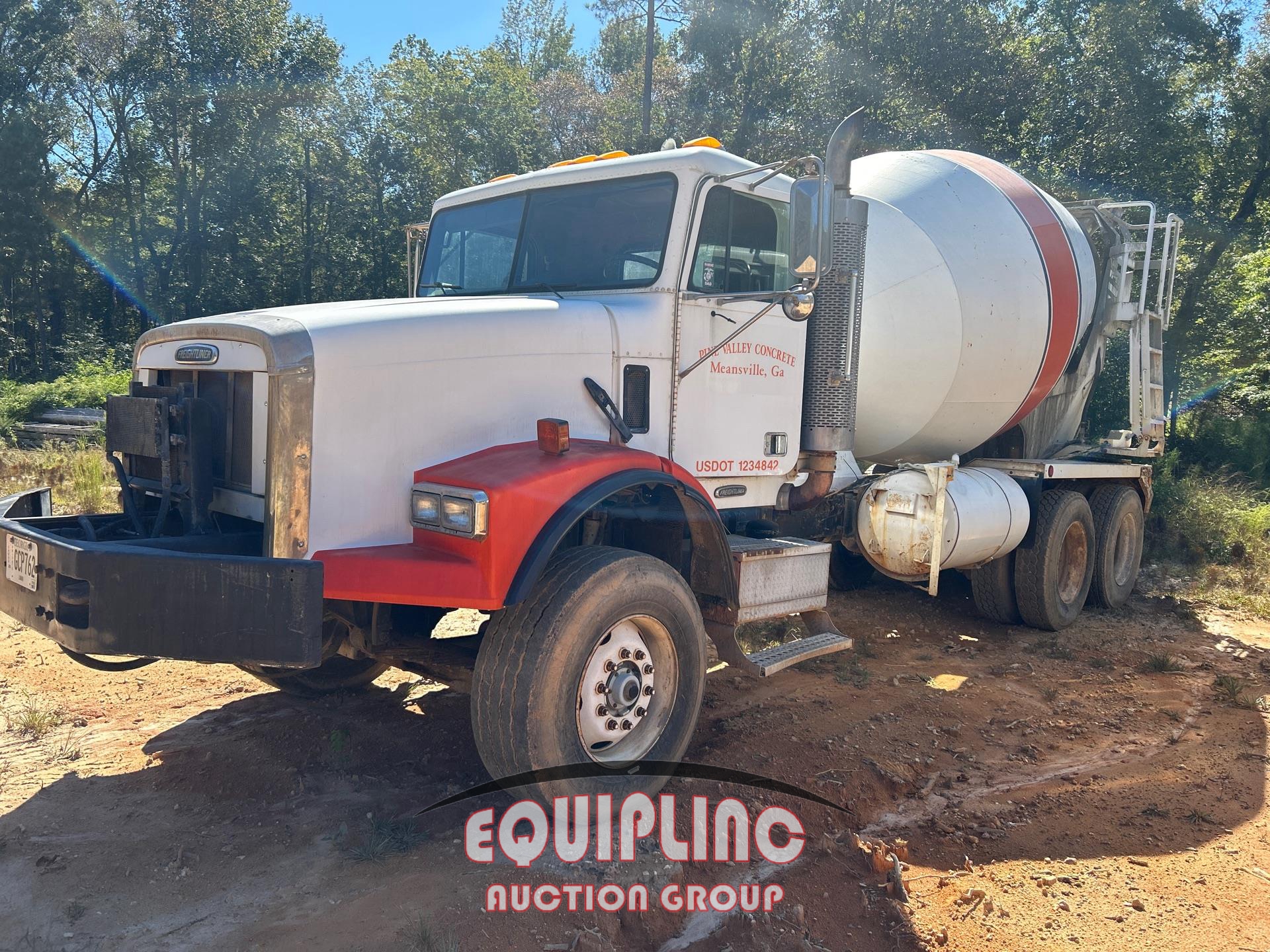 2004 FREIGHTLINER FLD112 TANDEM AXLE REAR DISCHARGE CONCRETE TRUCK (A56129)