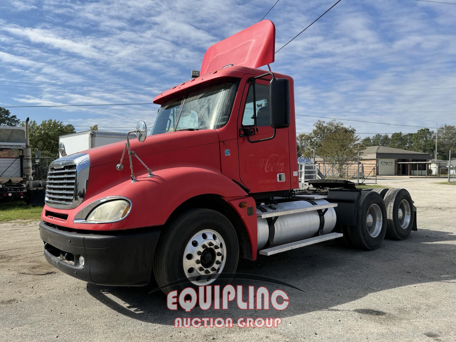 2004 FREIGHTLINER CL120 TANDEM AXLE DAY CAB (A57880)