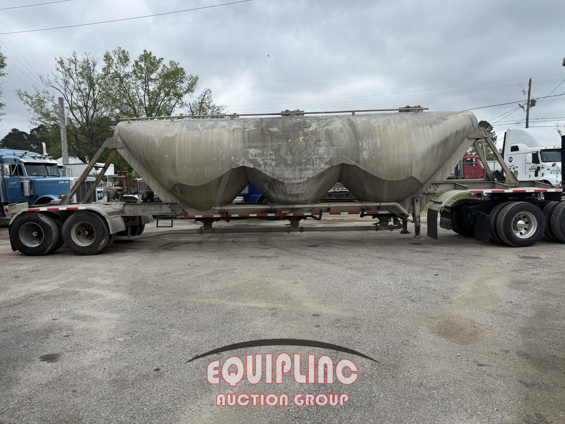 2001 HEIL PNEUMATIC CEMENT TRAILER (A51222)