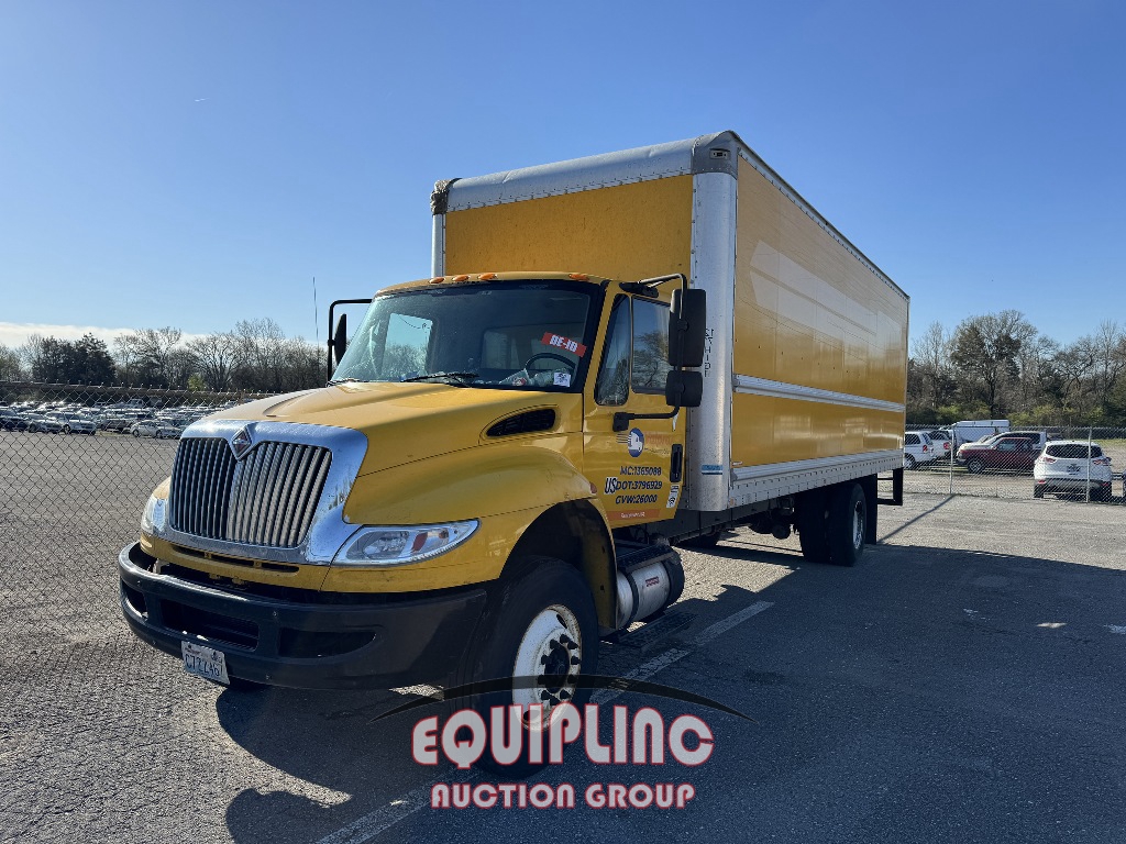 2015 INTERNATIONAL 4300 26 FT NON CDL BOX TRUCK (A43003)