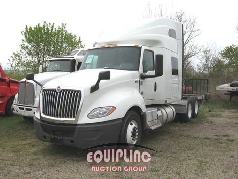 2019 INTERNATIONAL LT625 TANDEM AXLE SLEEPER (A52141)