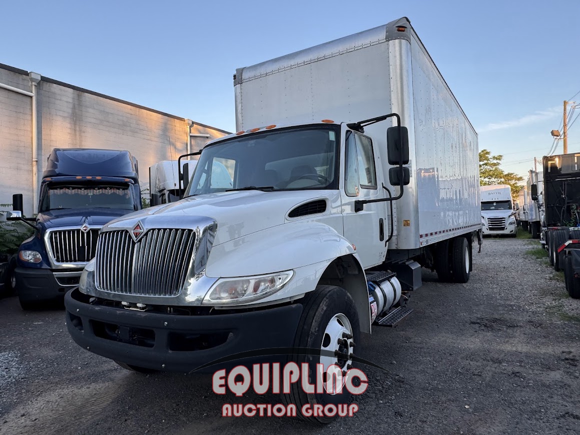 2018 INTERNATIONAL 4300 26FT NON CDL BOX TRUCK (A58017)