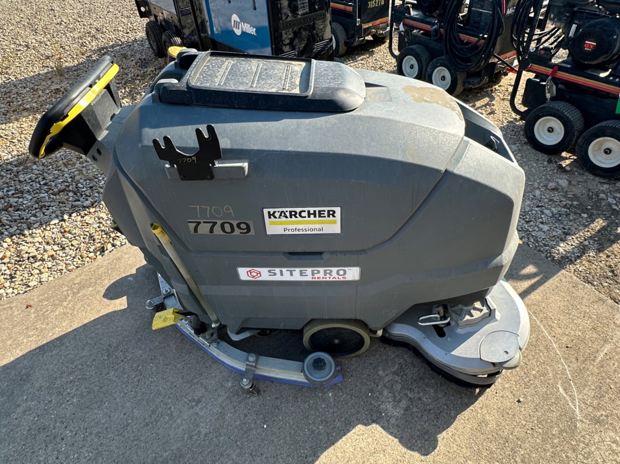 KARCHER WALK BEHIND FLOOR SCRUBBER (A52472)