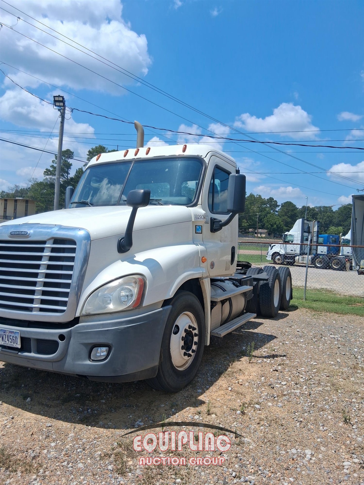 2015 FREIGHTLINER CASCADIA TANDEM AXLE DAY CAB (A52576)