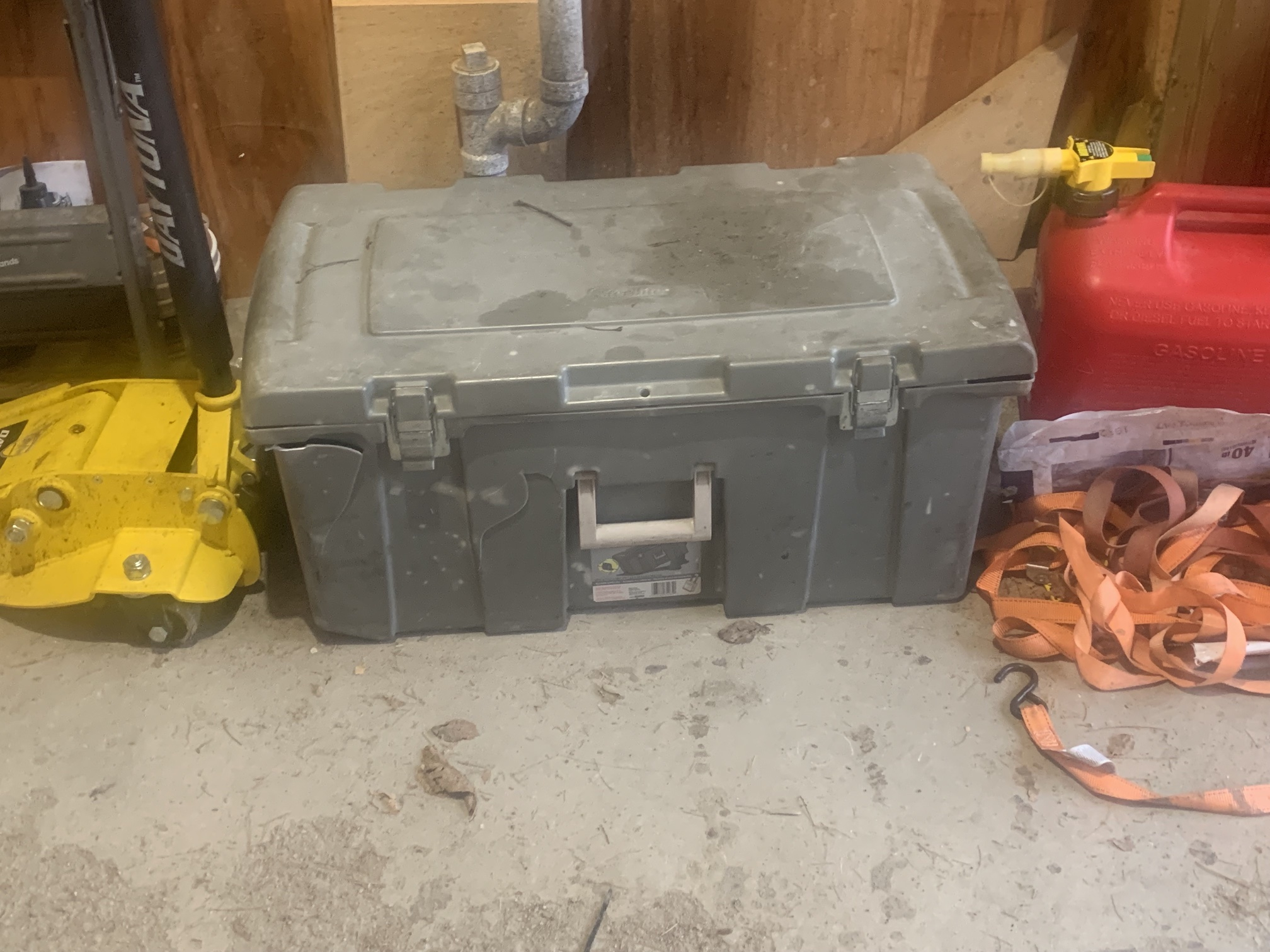 chainsaw tool box.jpg