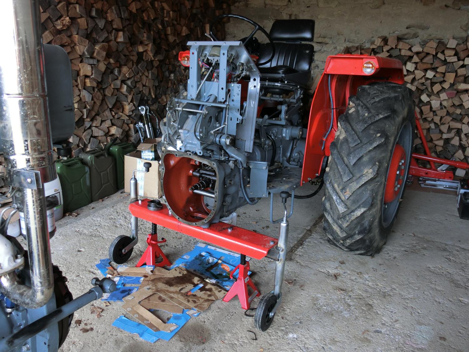 Mf165 Massive Hydraulic Fluid Weep Hole Leak Page 2 Tractorbynet
