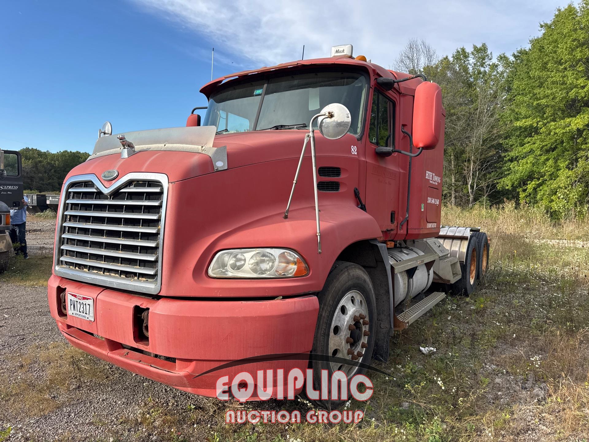 2001 MACK CX SLEEPER (A54313)