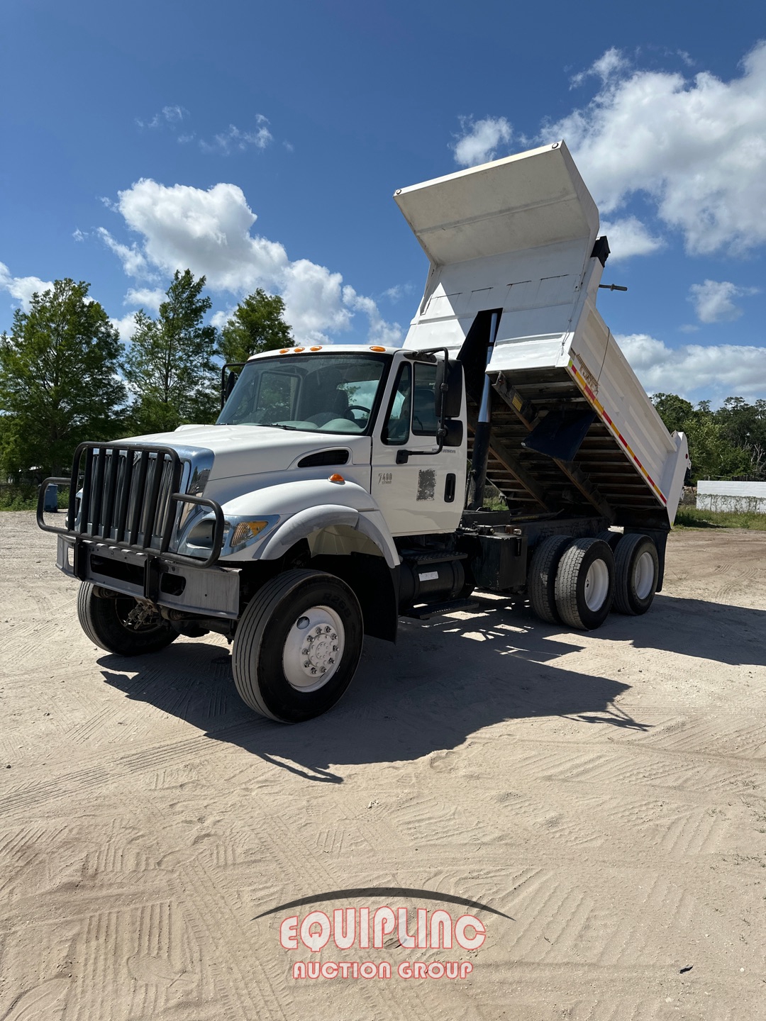 2009 INTERNATIONAL DUMP TRUCK (A43004)