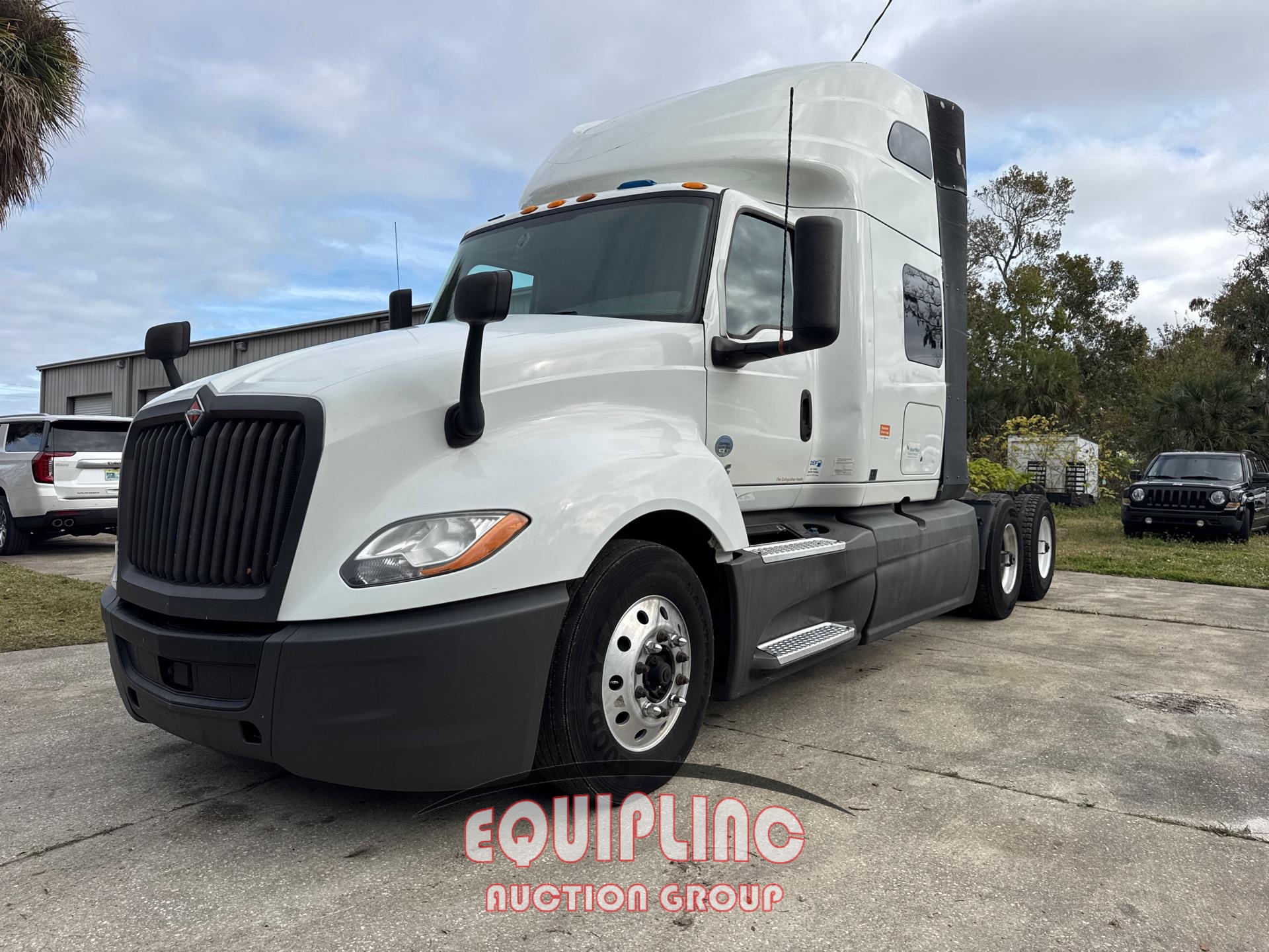 2019 INTERNATIONAL LT625 SLEEPER (A59575)
