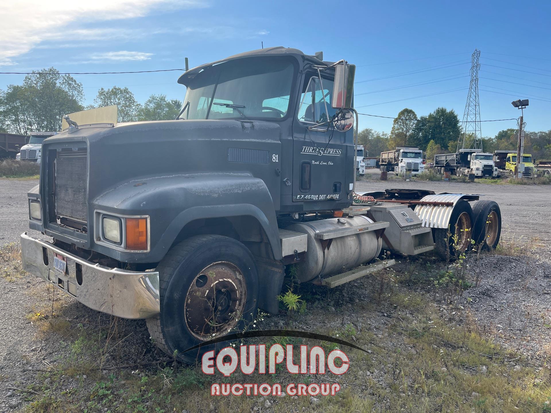 2001 MACK CH613 DAY CAB (A54313)