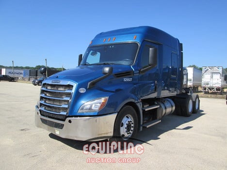 2020 FREIGHTLINER CASCADIA 126 SLEEPER TRUCK (A58018)