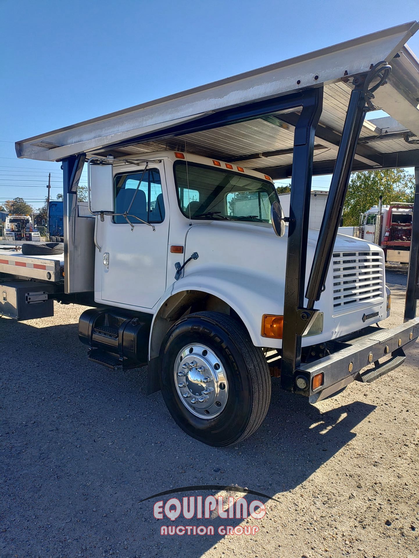 2000 INTERNATIONAL 4900 CAR HAULER (A57880)