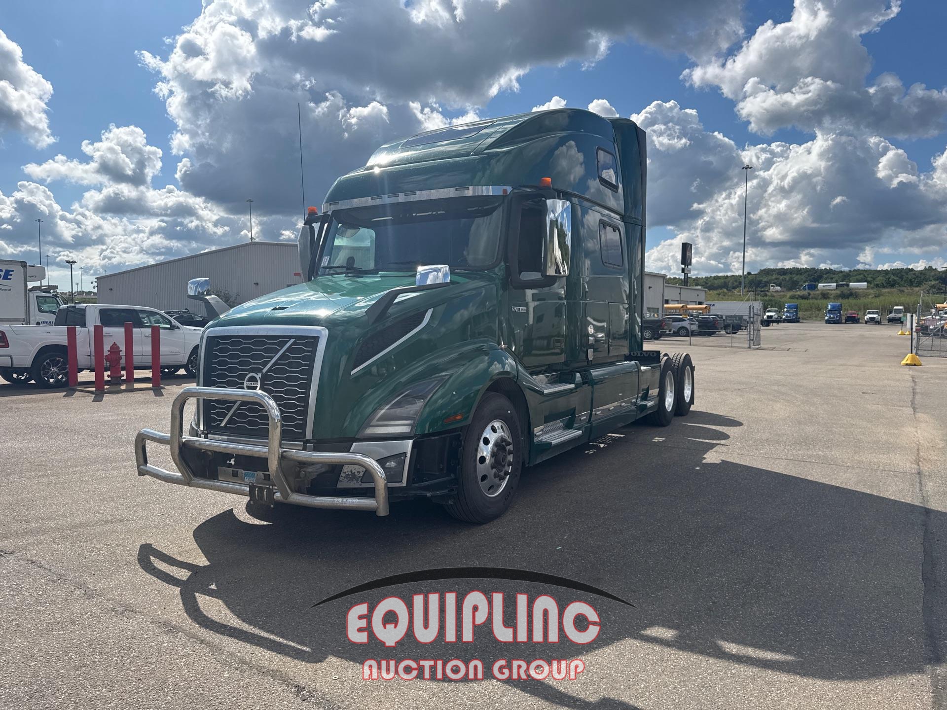 2020 VOLVO VNL SLEEPER (A53426)
