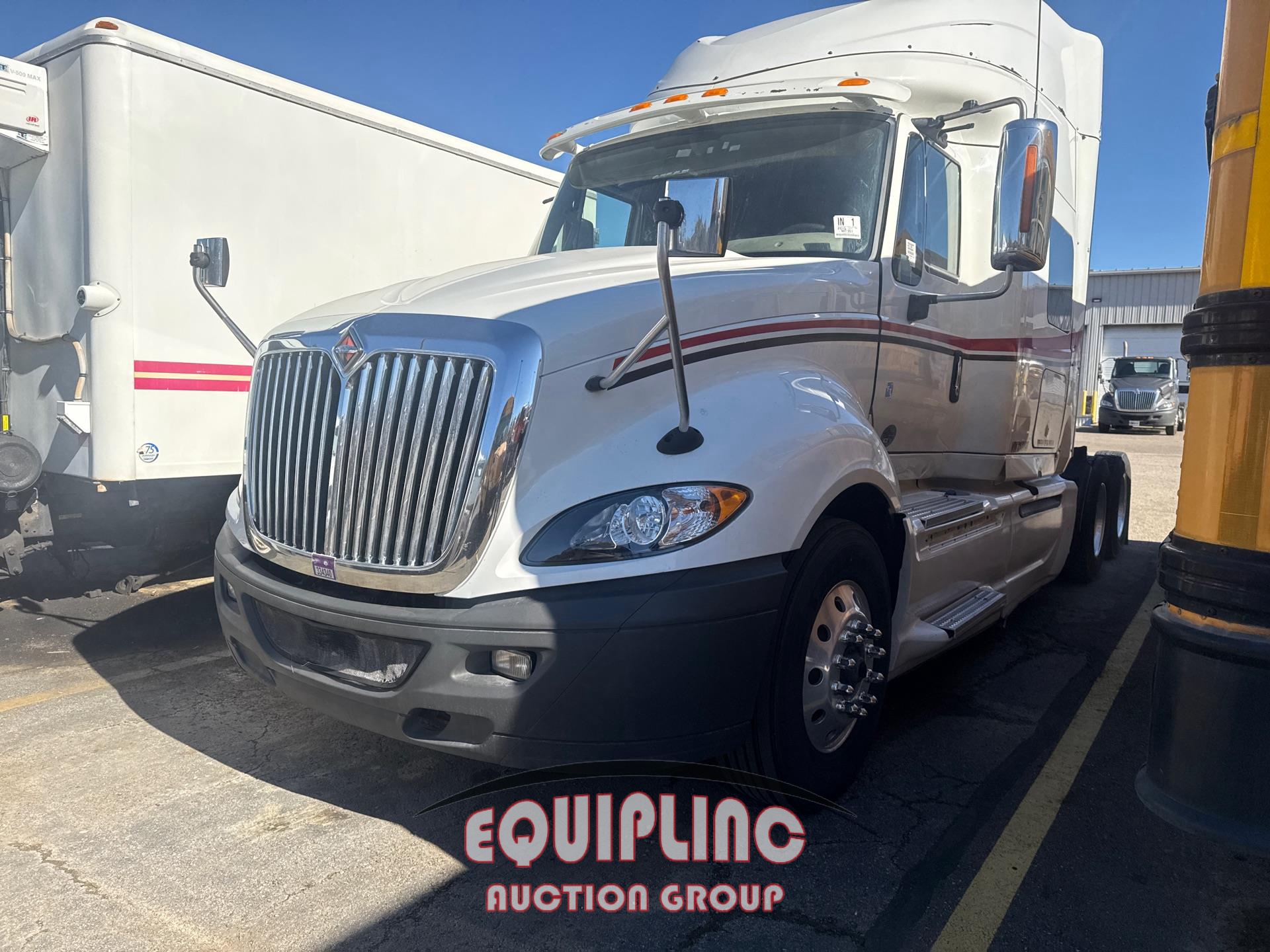 2015 INTERNATIONAL LF687 SLEEPER (A56138)