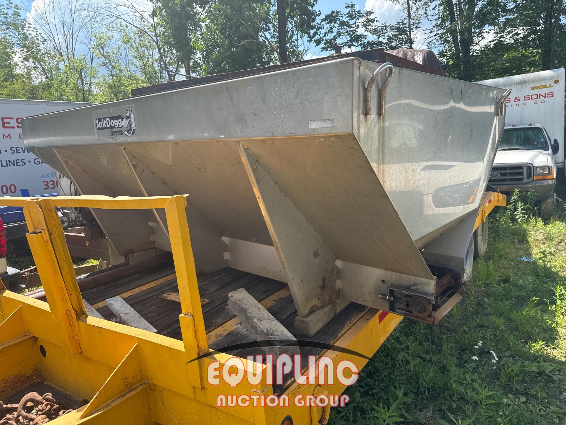 SNOW DOG SALT BOX TRUCK MOUNT SPREADER (A52577)