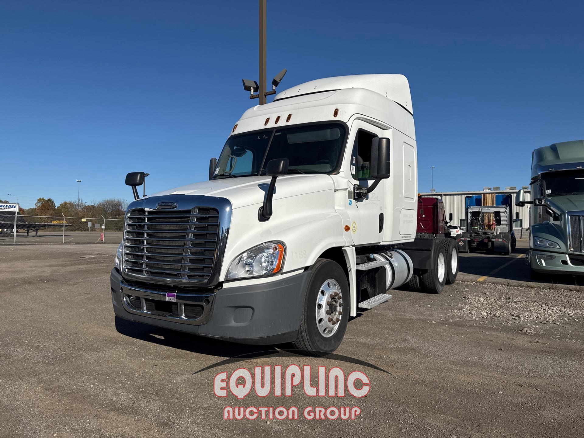 2015 FREIGHTLINER CASCADIA SLEEPER (A57880)