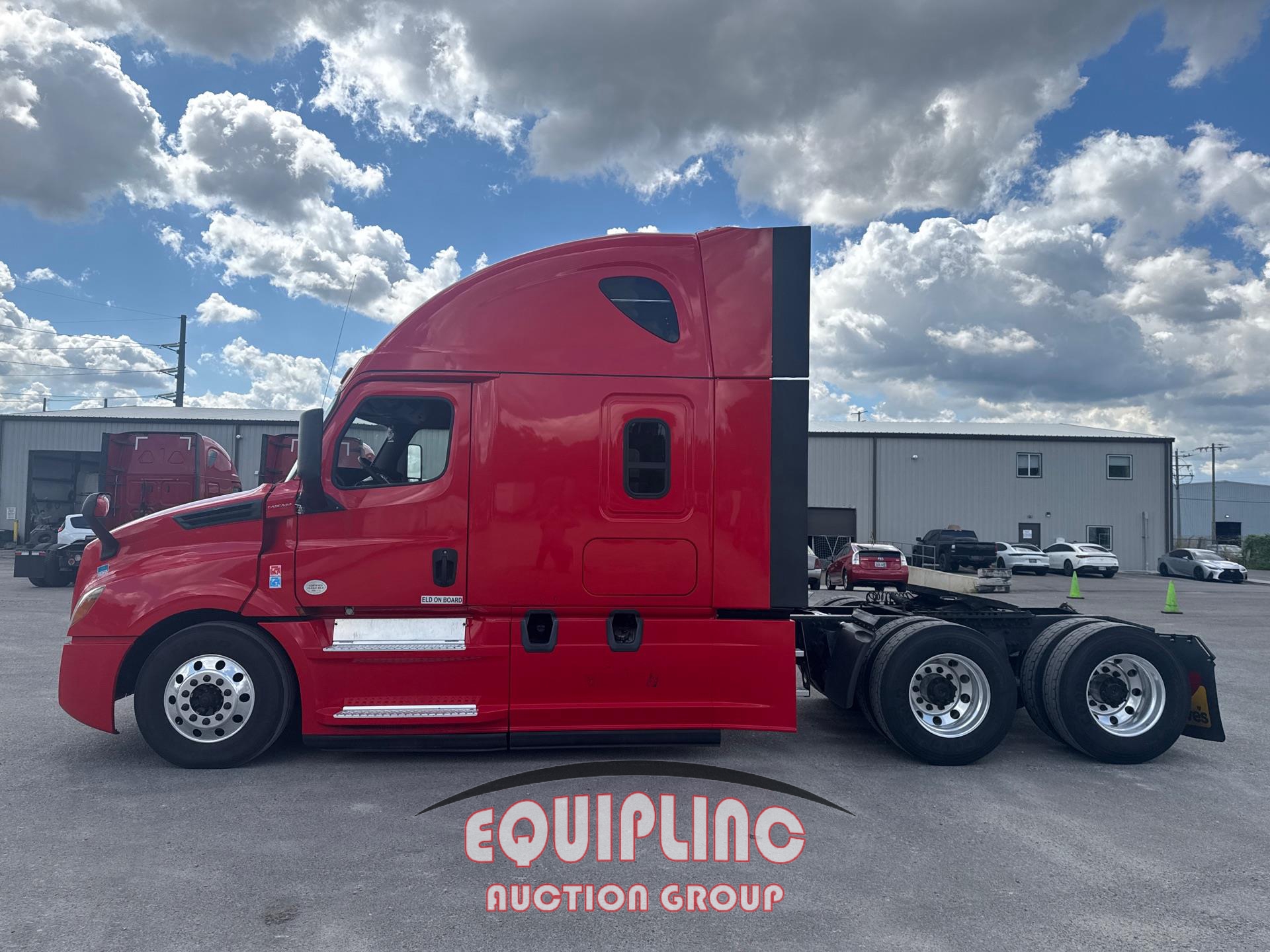 2018 FREIGHTLINER CASCADIA SLEEPER (A52576)