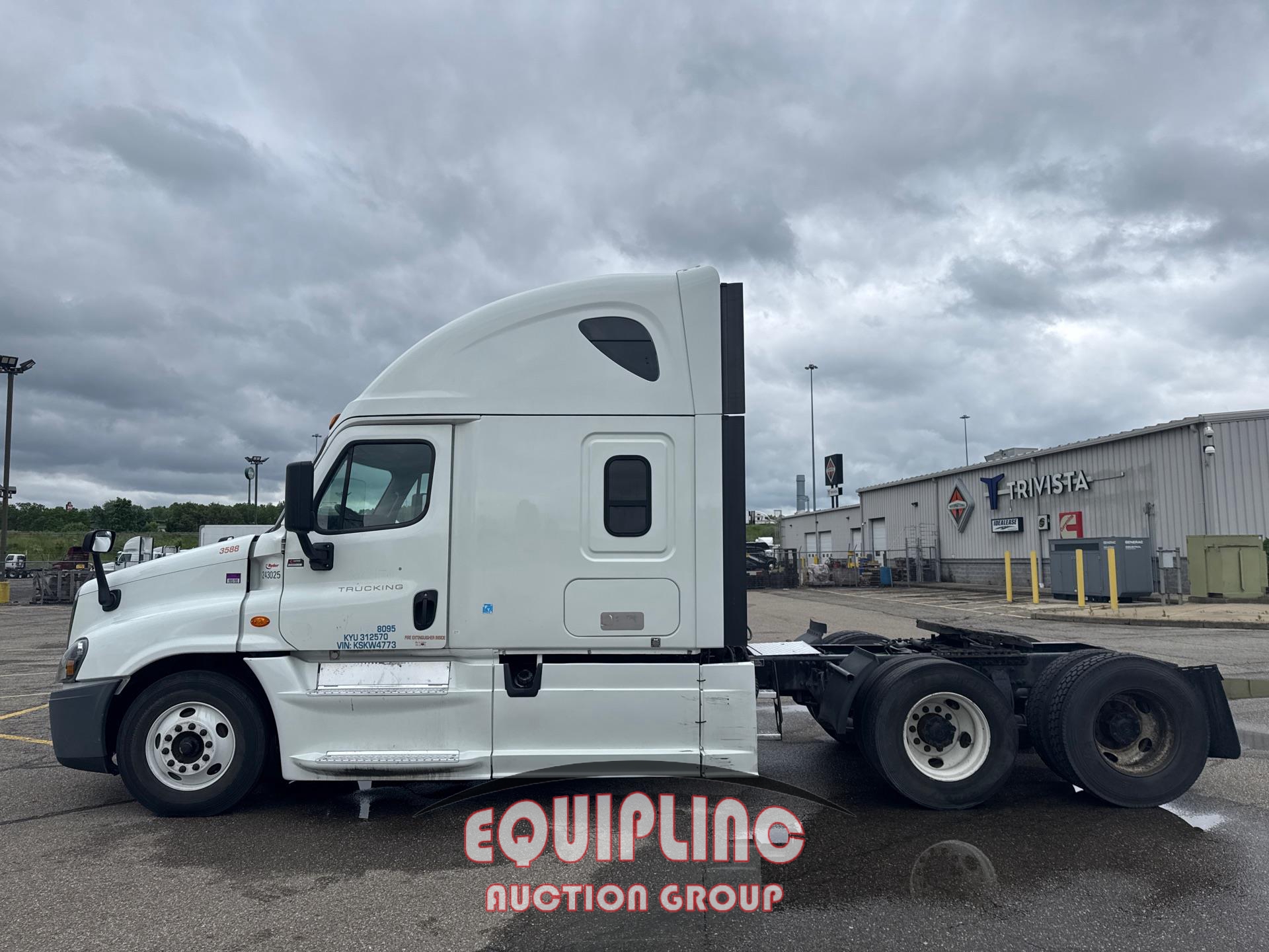 2019 FREIGHTLINER CASCADIA DOUBLE BUNK SLEEPER (A54607)