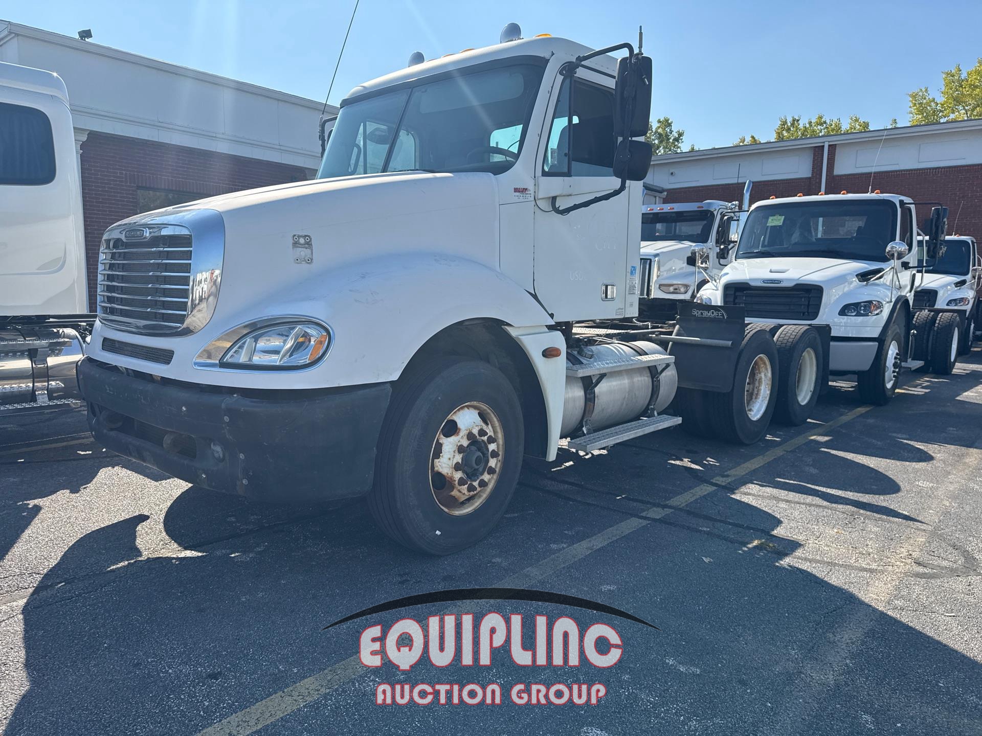 2006 FREIGHTLINER CL120 DAY CAB (A53426)