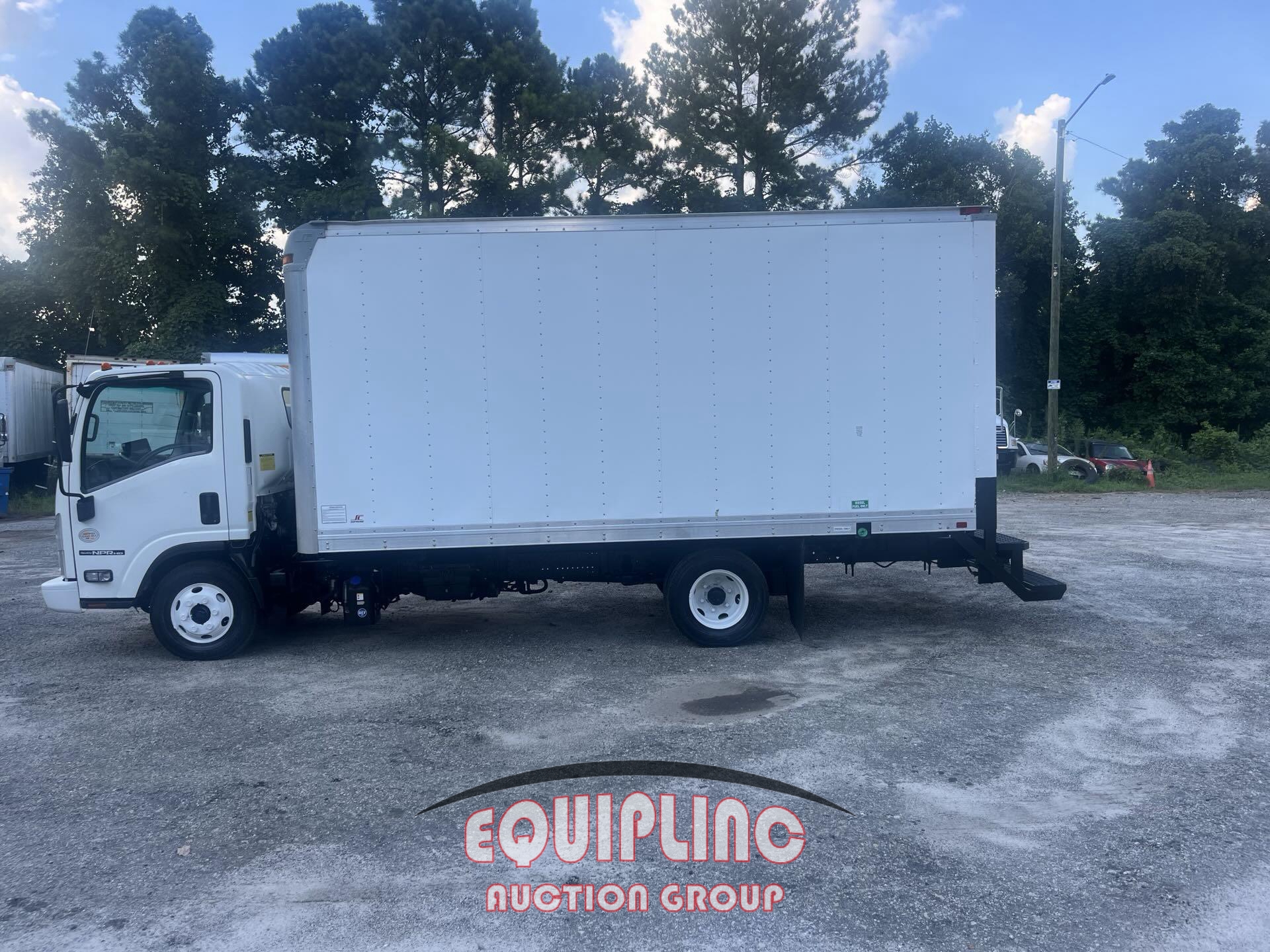 2015 ISUZU NPR 16FT BOX TRUCK (A52576)