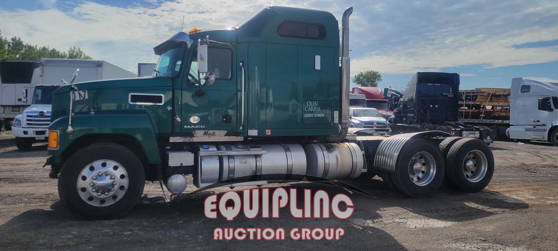2017 MACK CHU613 TANDEM AXLE SLEEPER (A51222)