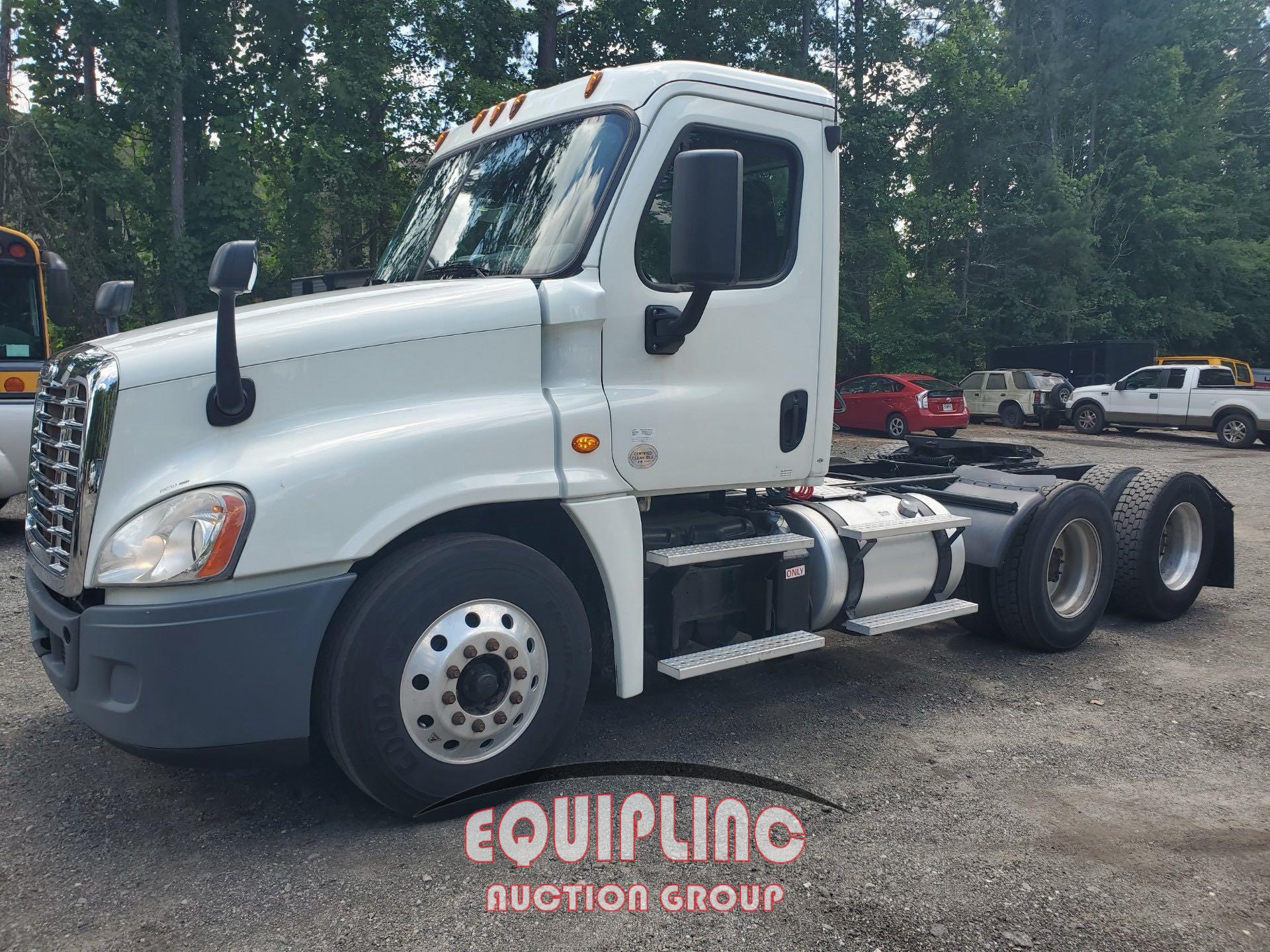 2018 FREIGHTLINER CASCADIA TANDEM AXLE DAY CAB (A50046)