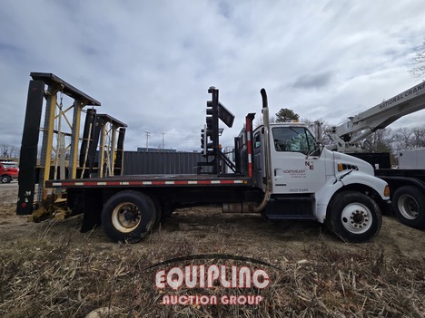 2001 STERLING M7500 FLATBED TRAFFIC CONTROL TRUCK (A43003)