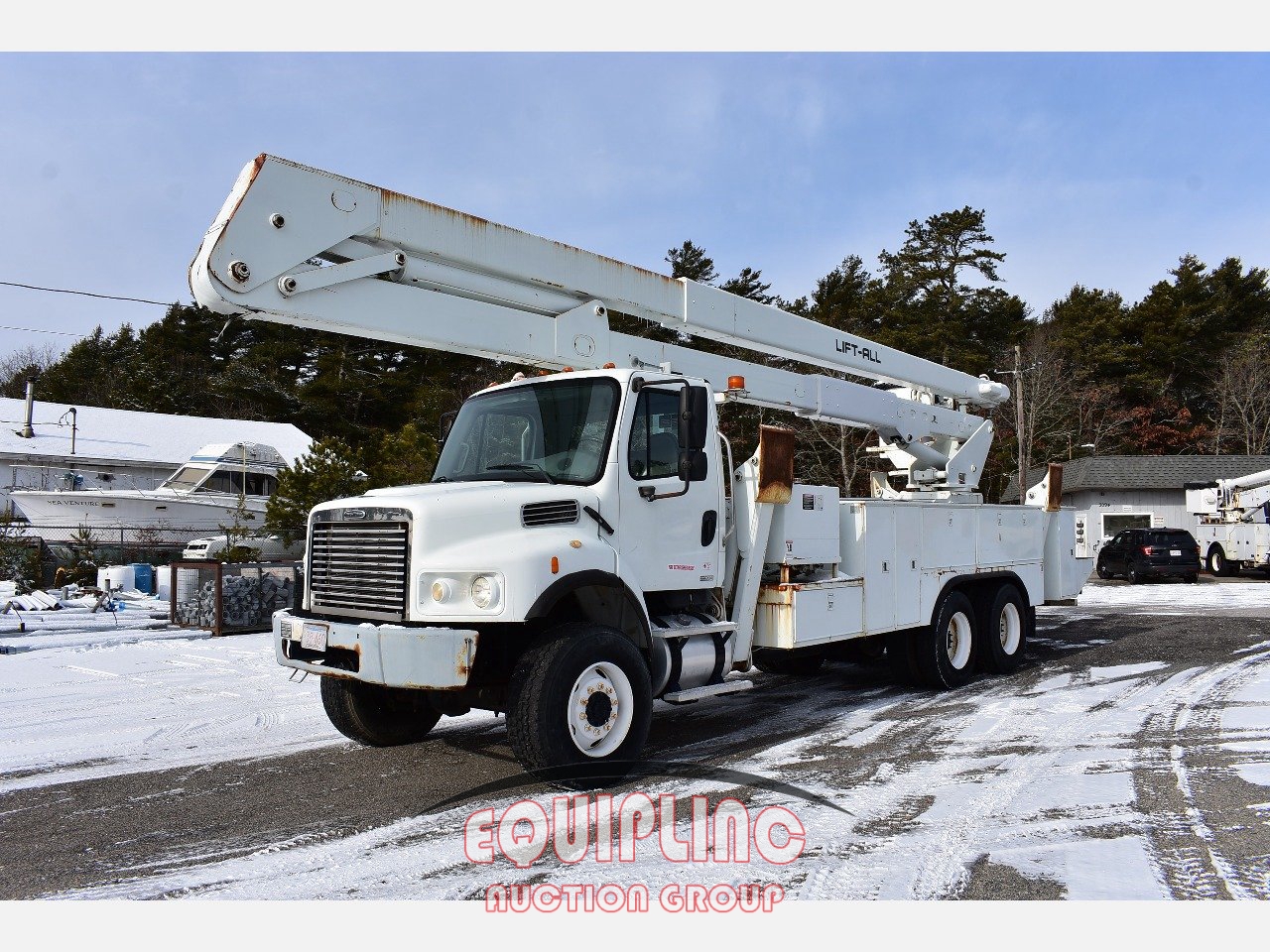 2007 FREIGHTLINER M2 6X6 BUCKET TRUCK (A43004)