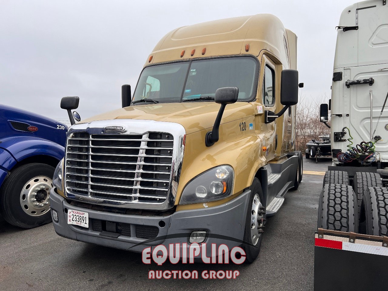 2016 FREIGHTLINER CASCADIA SLEEPER TRUCK (A43004)
