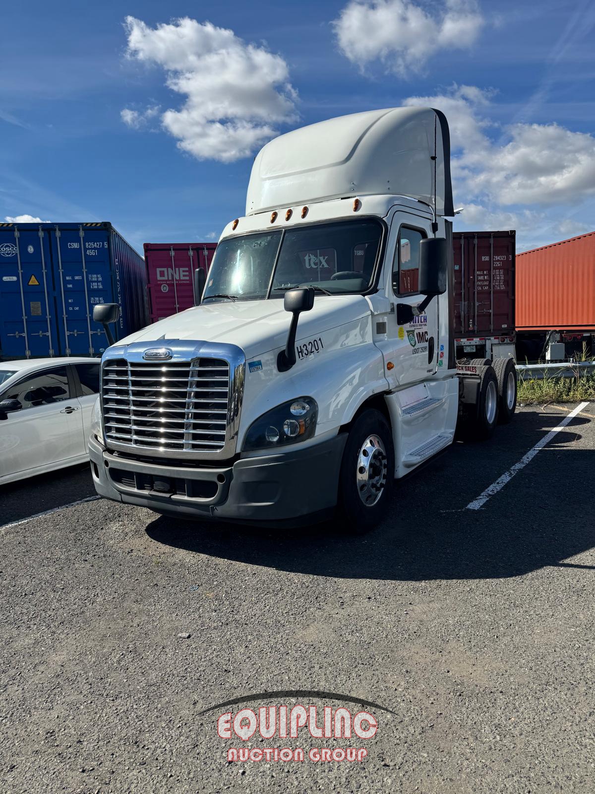 2017 FREIGHTLINER CACADIA DAY CAB (A57880)
