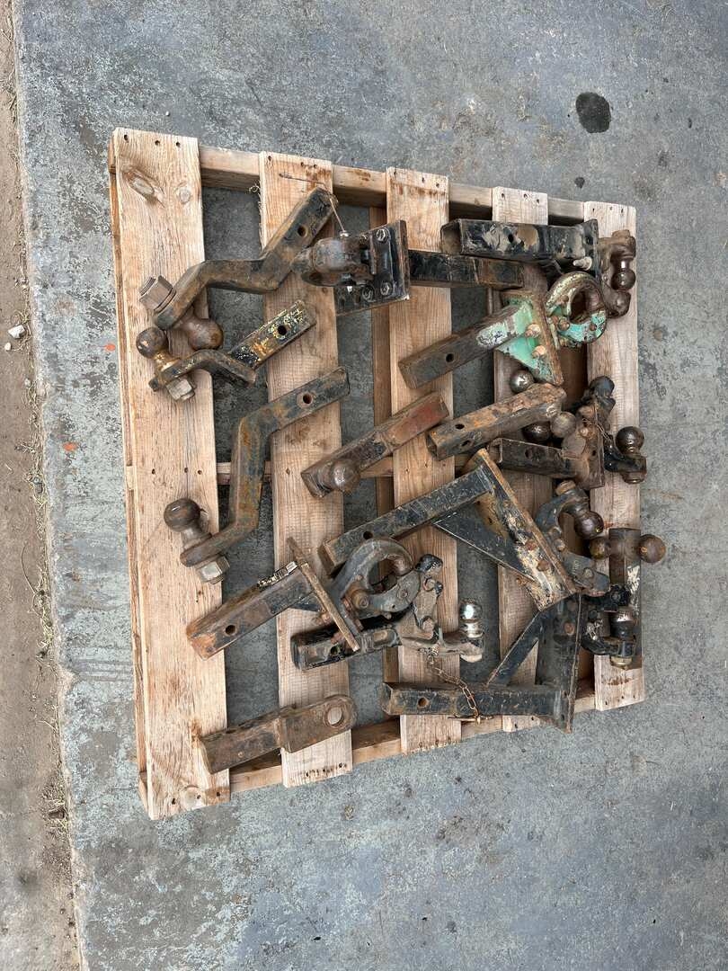 PALLET OF PICKUP HITCHES (A50854)