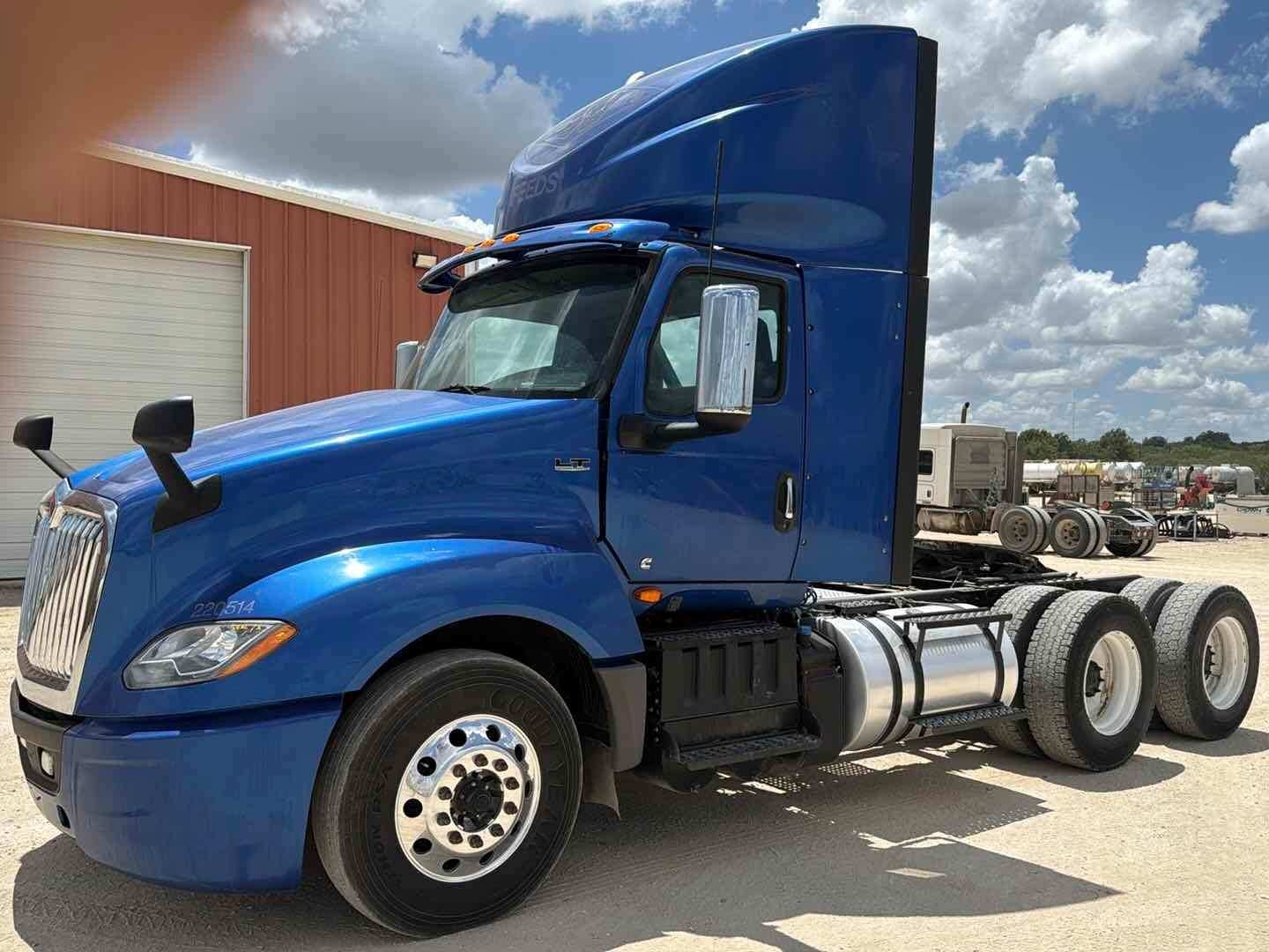 2020 INTERNATIONAL LT625 (A52472)