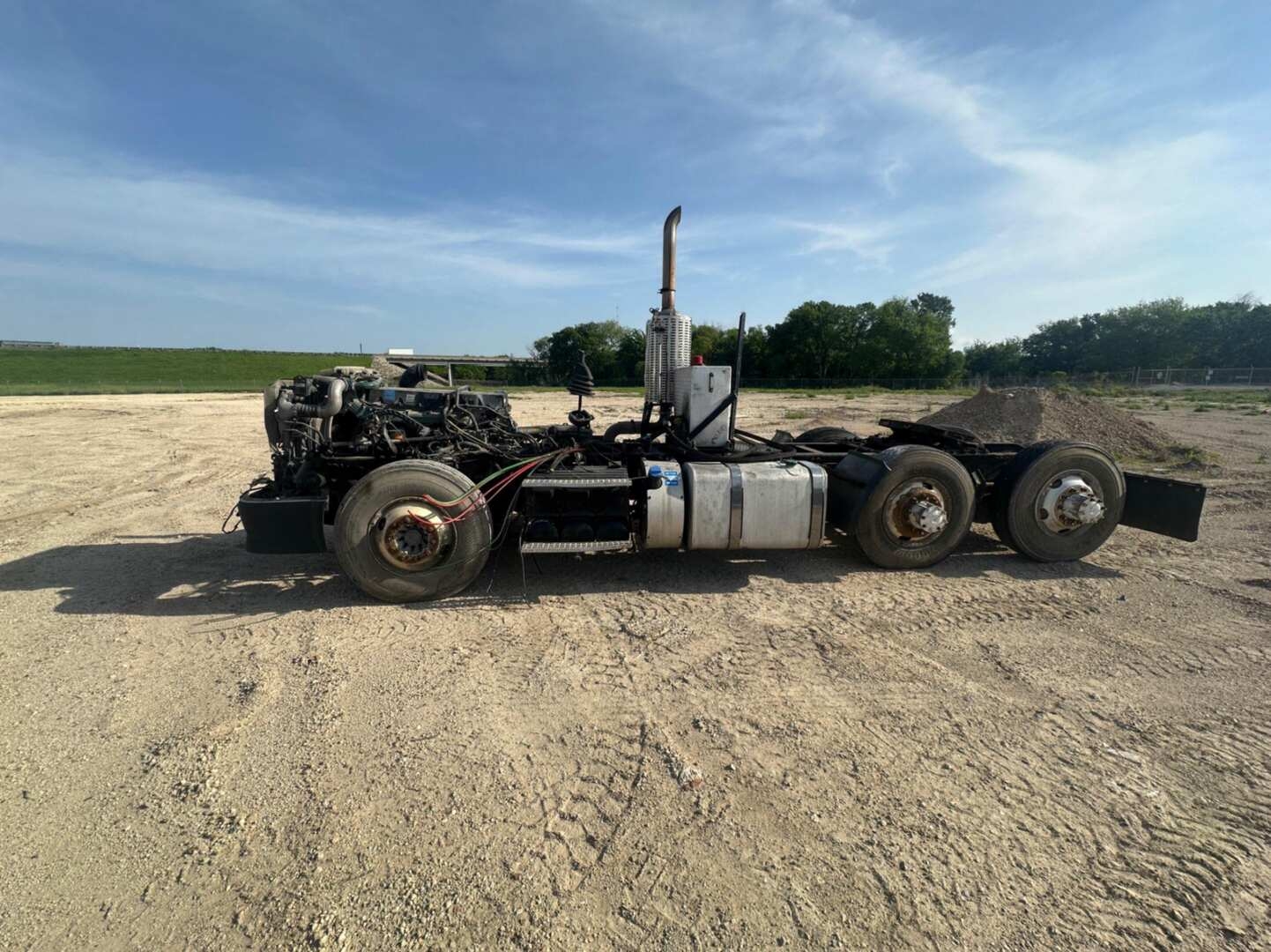 VOLVO MOTOR WITH CHASSIS (INOPERABLE) (A53843)