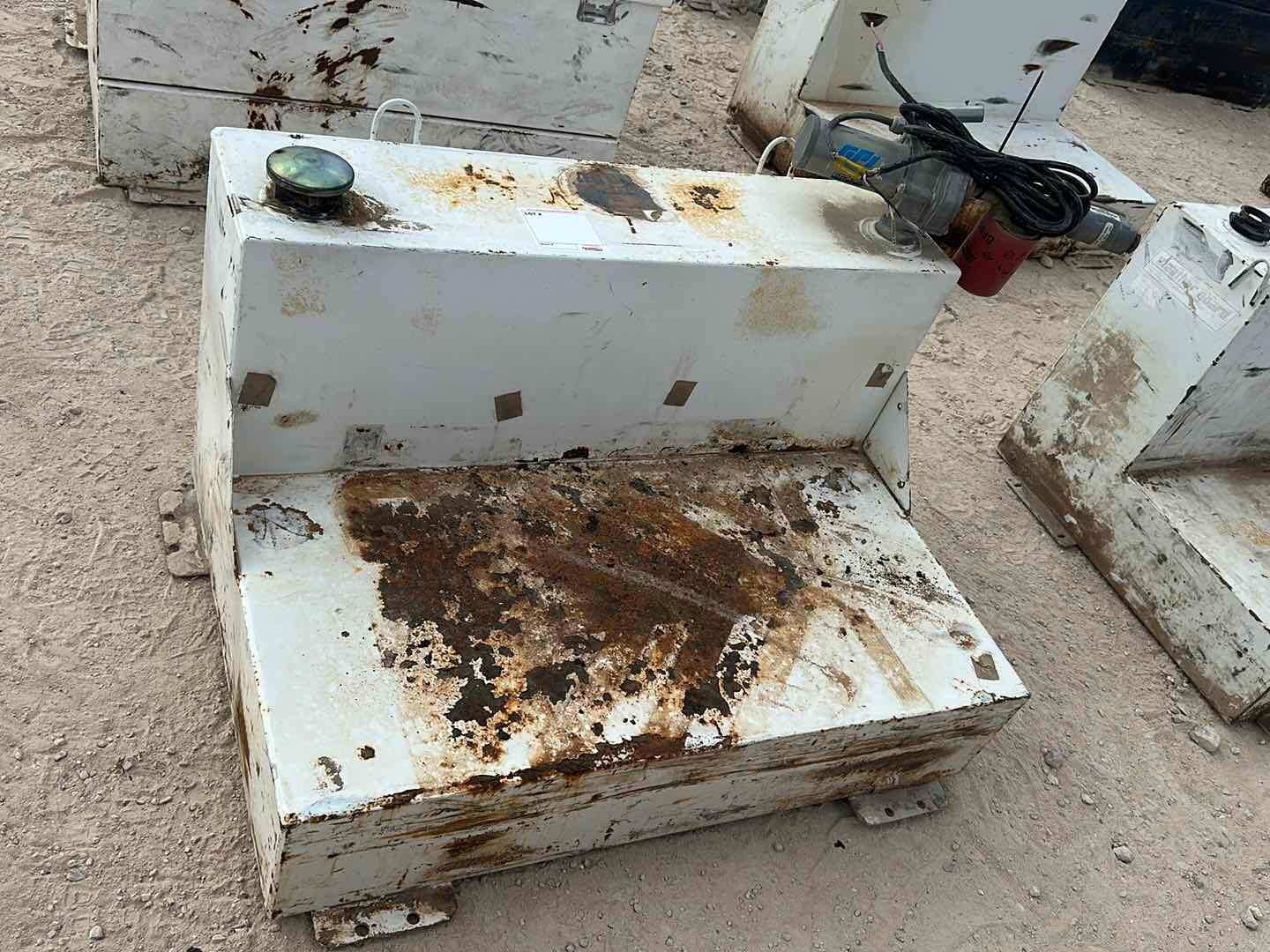 100 GAL FUEL TANK W/PUMP (A52472)