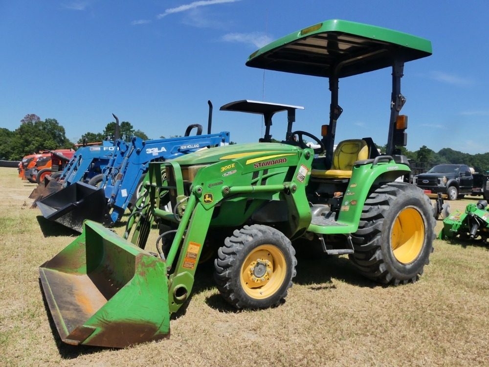 John Deere 3025E (A50123)