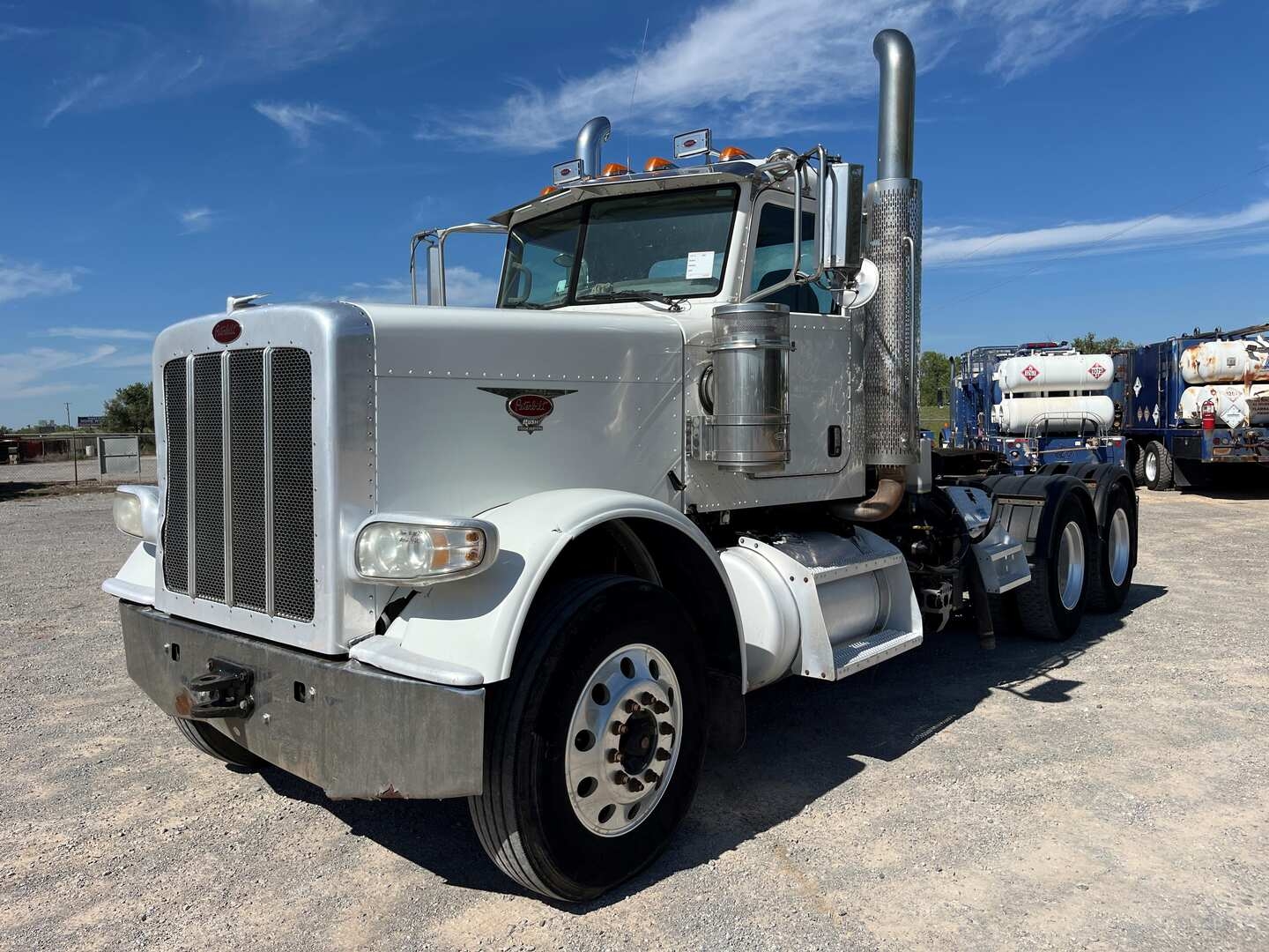 2012 PETERBILT 388 DAYCAB (A53843)